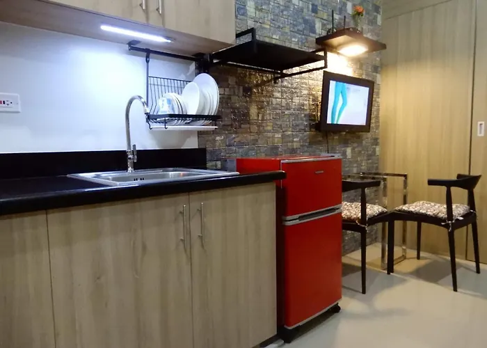 Staycation Shore 2 Moa Pasay