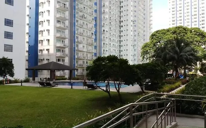 Fully Furnished 1 Bedroom Condo