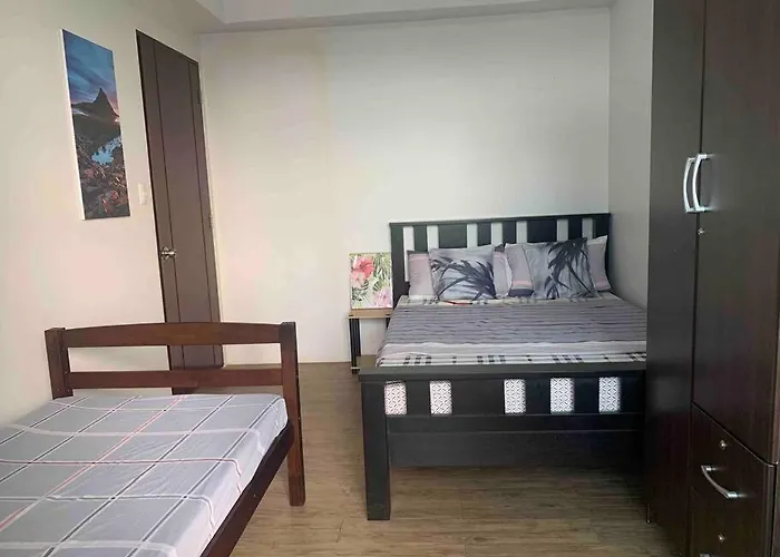 Lovely Spacious Condo With Balcony