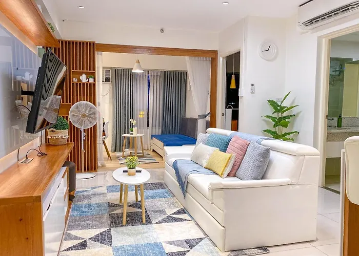 Large 1-Bedroom Condo 60Sqm Makati Rockwell Cbd Poblacion