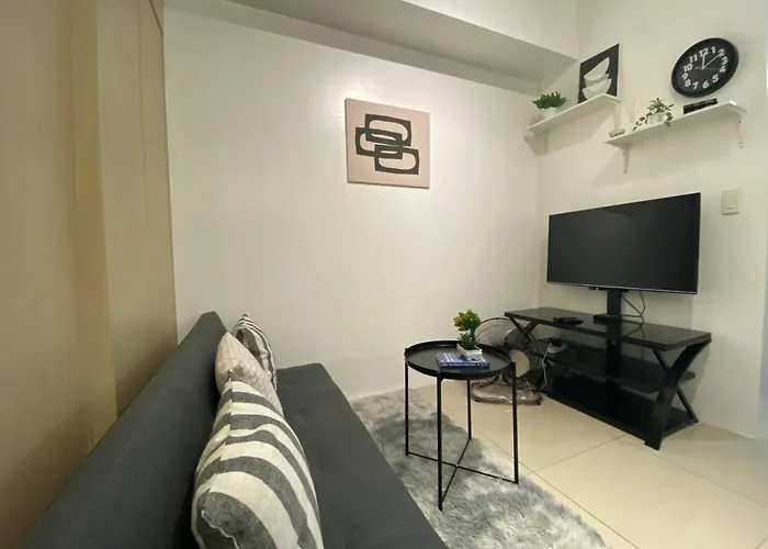 Modern Minimalist 1 Bedroom With Amazing Sunrise View In Makati