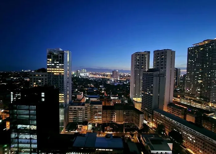 Modern Hotel-Type Studio Near Greenbelt Netflix 100Mbps