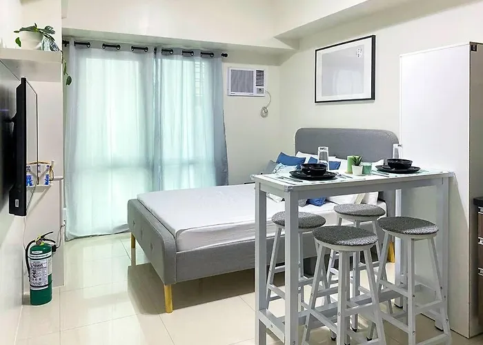 Modern And Homely Condo In Shaw Boulevard