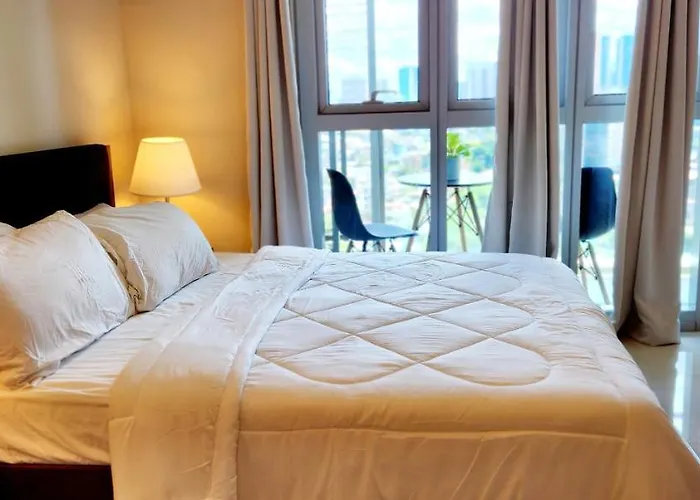 Casa Antonio At Uptown Parksuites Two
