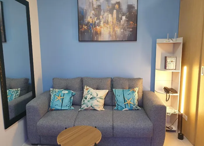 Hapi Haus At Grass Residences With Wifi, Landline & Netflix