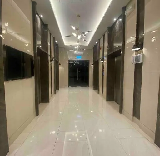 2Br Near Naia/Skyway: Staycation With View