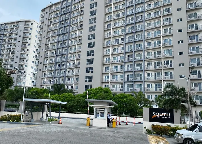 Luxury Two Bedroom With Balcony In South Residence Of Las Pinas