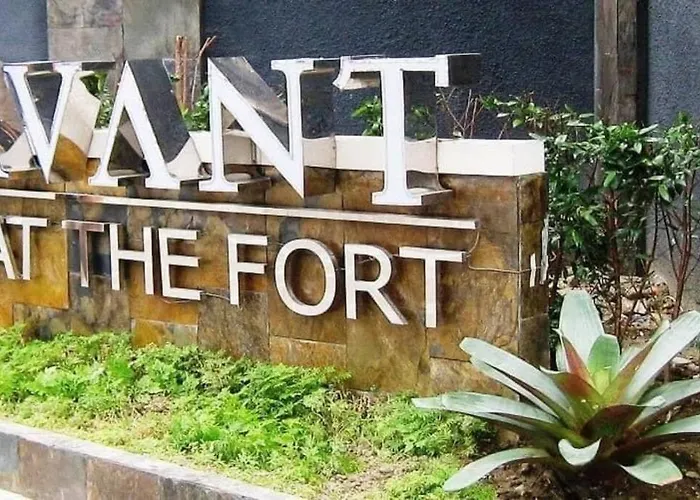 Avant At The Fort 2Br Bgc Cor Unit With Golf Course View