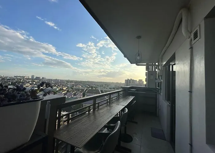 Condo in Taguig, 2br condo, Acacia Estates, BGC,