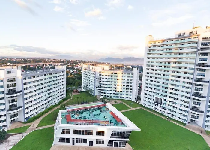 Free Parking, Pool, Gym, Netflix, Wi-Fi, Ps4!