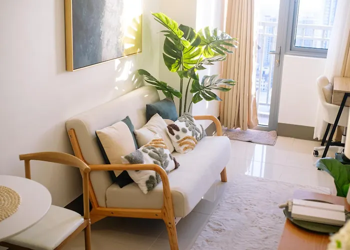 Condo In Highway Hills