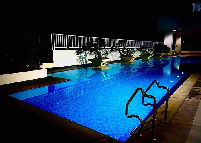 Luxury Condo-Princeton Residence-New Manila Quezon City-Fast Wi-Fi150Mbps