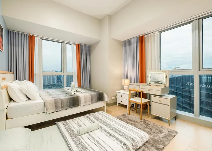 Bgc 2Br Uptown Parksuites With Balcony And Bathtub