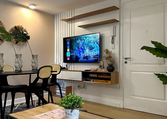 Vissers Crib At Azure Urban Resort Residences