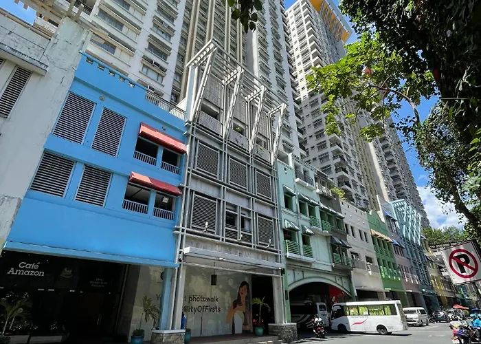 Manhattan Parkway Araneta City U7I