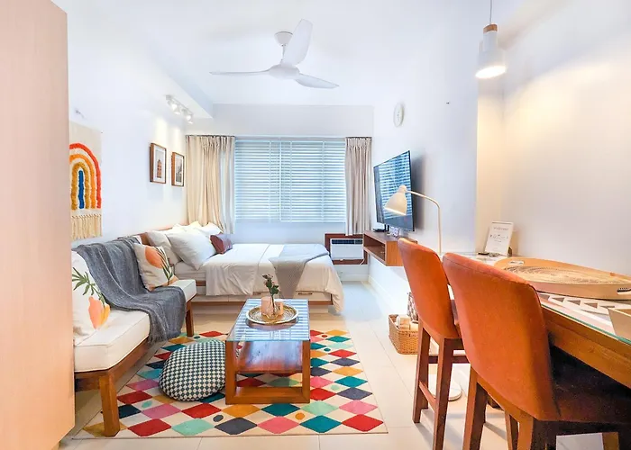 Bright & Cozy Studio Condo In Commonwealth, Up Diliman