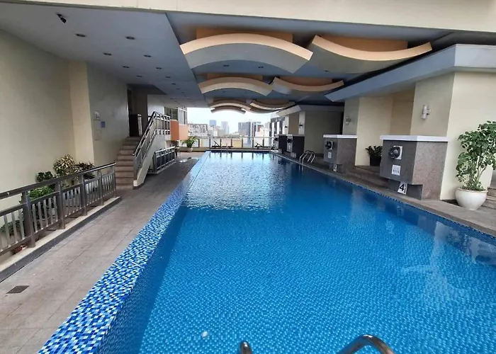 Birchtower Studio Condo With Balcony & Pool - Carosa Staycation
