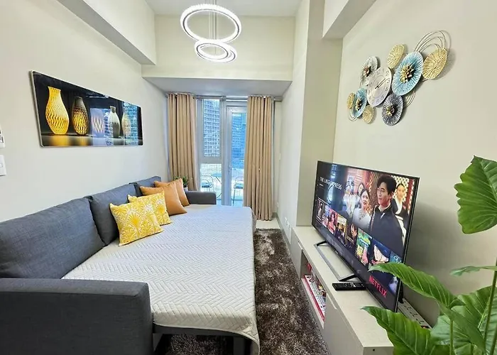 Executive Gem Beside Malls And Bars At Uptown Bgc