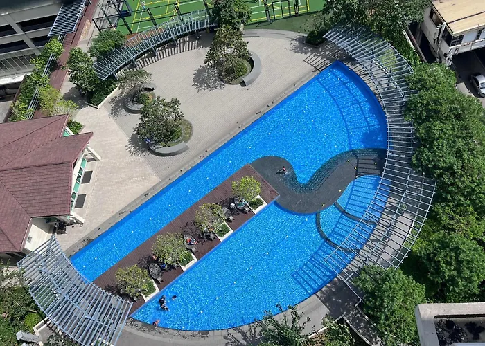 Cozy 1 BR San Lorenzo Place Netflix 4KM NAIA