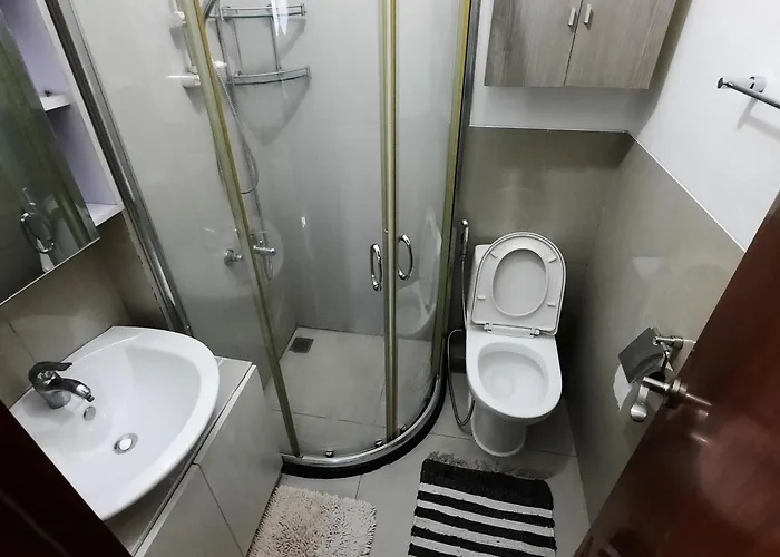 Quaint One Br Apartment
