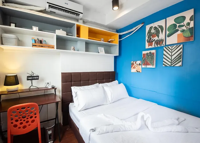 Homey And Cozey Poblacion Makati S03