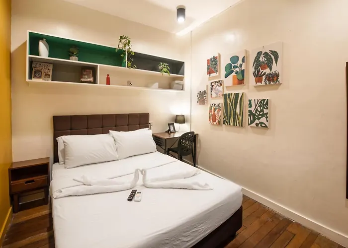 Homey And Cozey Poblacion Makati S12