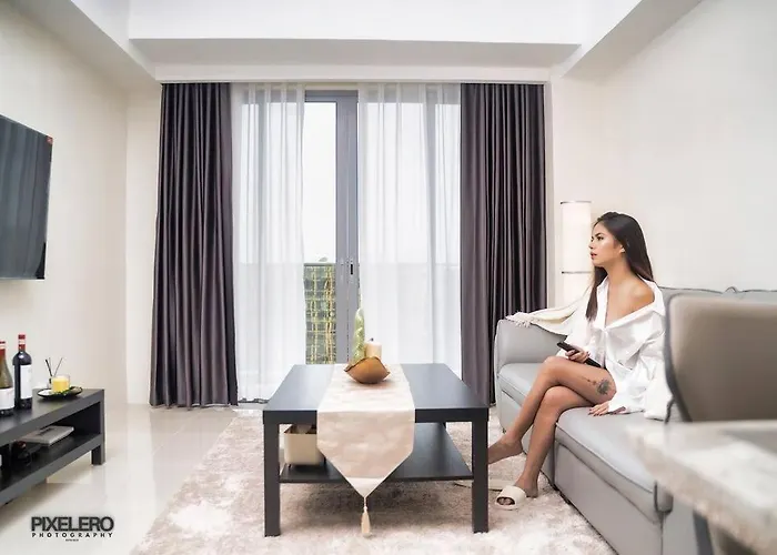 Luxury Hotel Near City Of Dreams, Solaire, Naia, And Moa - City Of Bridge