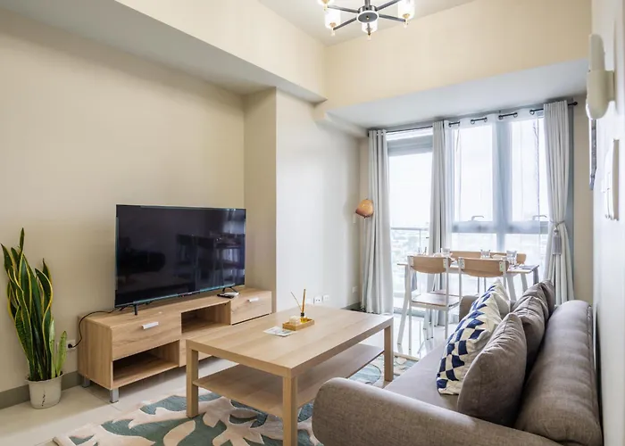 2Br 2Tb Uptown Parksuites Bgc Balcony,Fast Wifi,Washer
