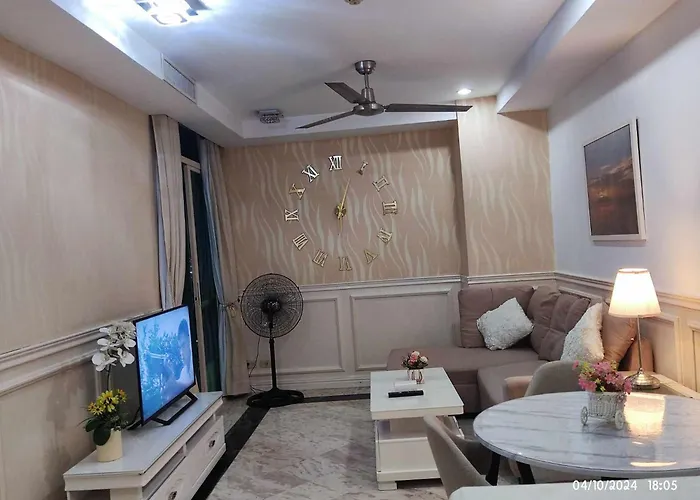 Condo With Balcony And Bayview In Malate, Manila