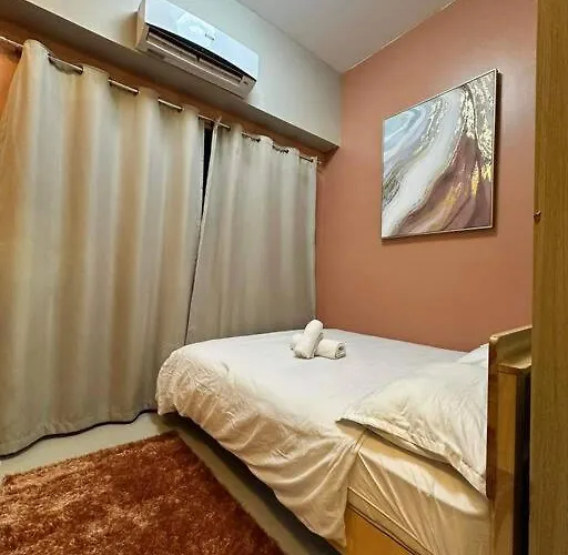 Cozy Orange Room At Shore