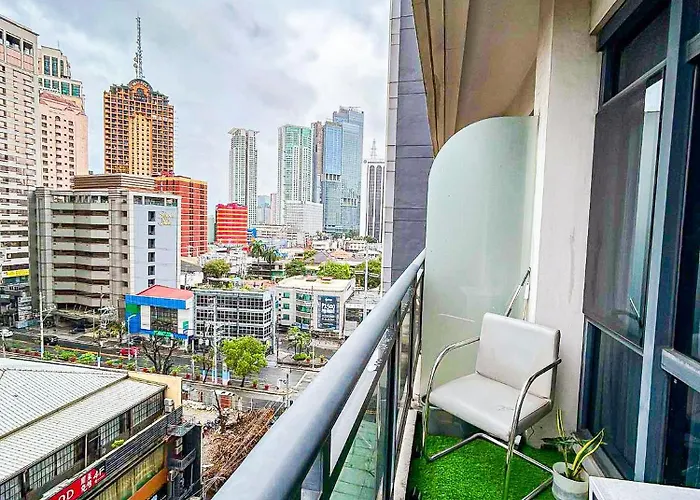 Condo In Makati With Fast Wifi, Free Pool, Netflix And Own Balcony