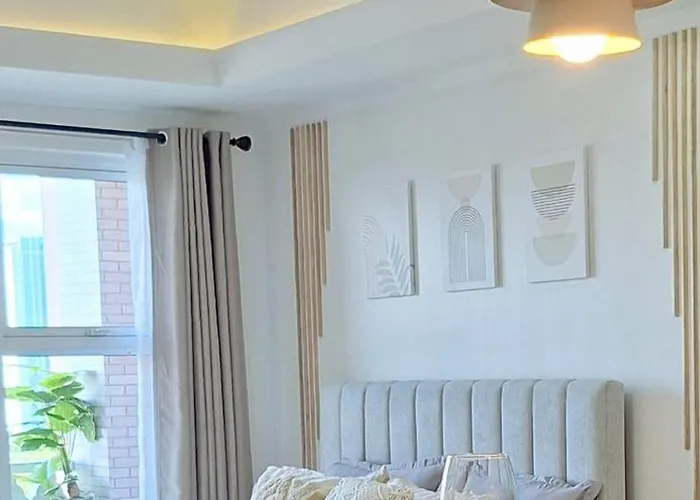 Luxury Bohemian Suite Venice Canal Mall & Bgc Views