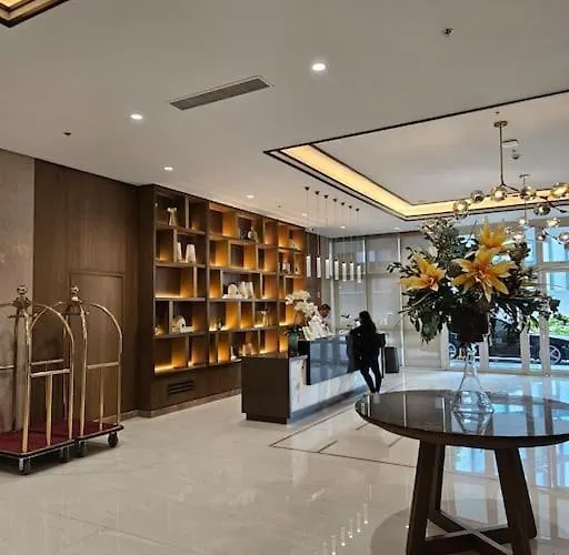 Luxury Apartment Suite 2 At Park Mckinley West