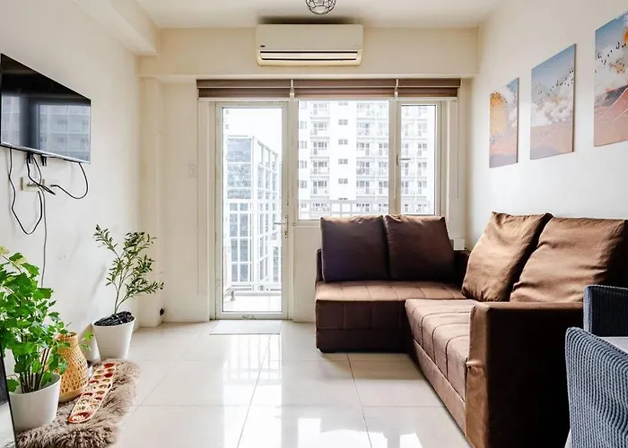 2Bedroom 2Bath Near Moa With Balcony Facing Pool