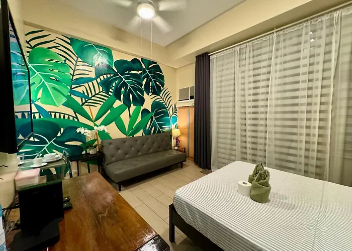 Two Palm Tree Studio Near Resorts World Naia T3