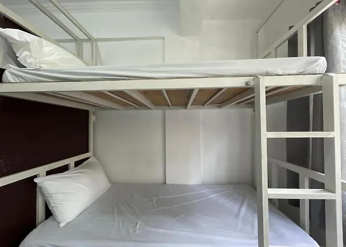 Lawton Residences Studio Room 3D - 4 pax
