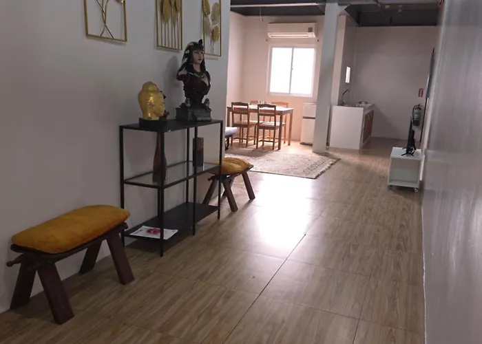 1 Bedroom Apartment In Central Makati