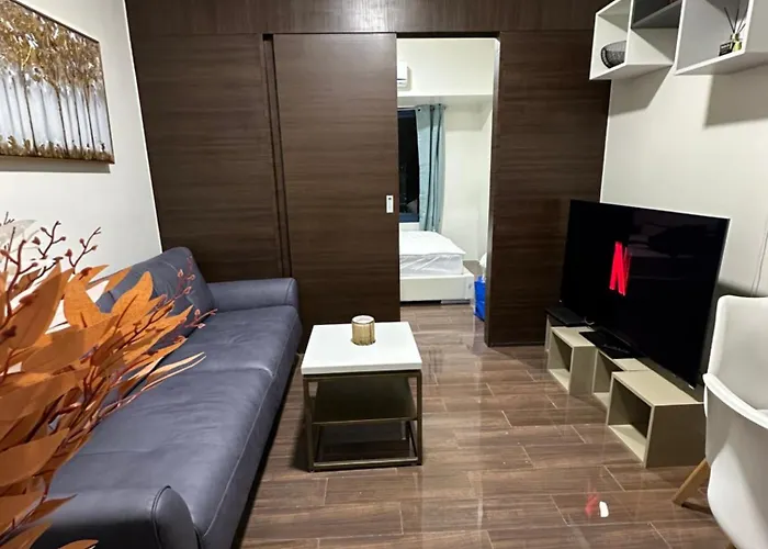 Queen Size Bed At Air Ayala Ave Makati