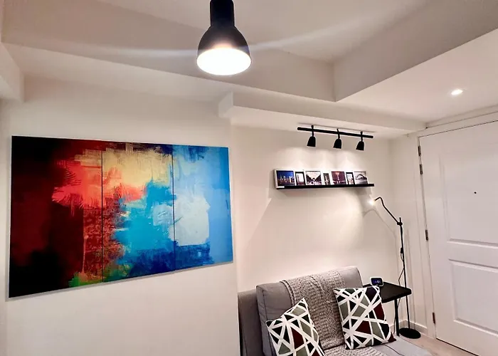 Azure 2Br 1Ba With City View Balcony And Free Parking