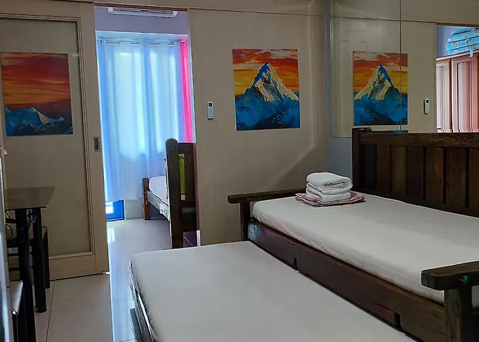Staycation Infront Of Moa, Near Arena, Smx, New Smx Cite, Dfa, Ayala Mall Manila Bay, Naia 123