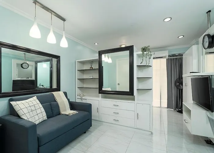 Studio In Greenbelt Makati With Fiber Wifi & Free Pool Access
