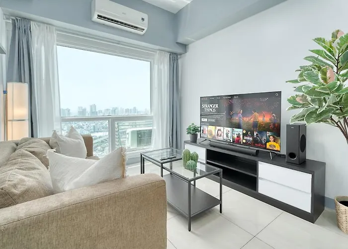Free Parking! Beautiful 2Br Home In Central Makati