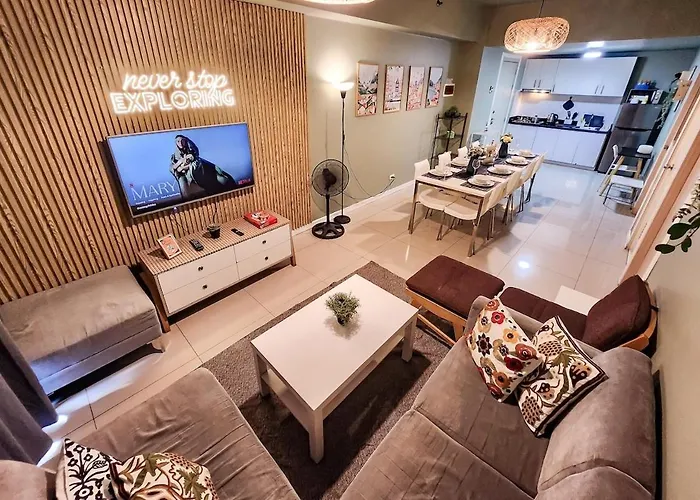 Amazing City View 2Br Apartment In Makati - 70Sqm