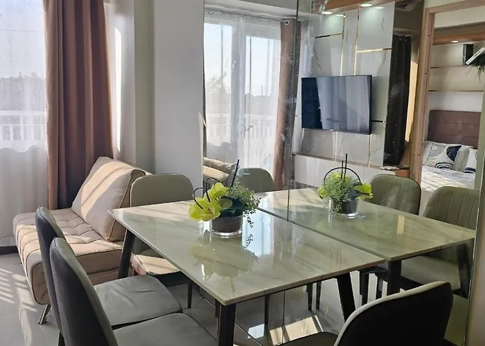 Stunning 2 Bedroom Near Airport