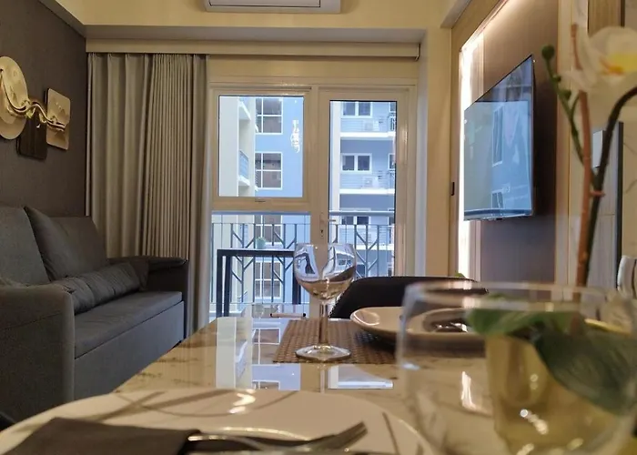 Savvy Suites Combined 5Br Near Okada