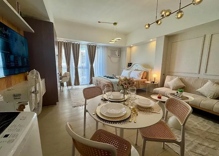Chic Staycation With Balcony,Few Step In Venice Mall