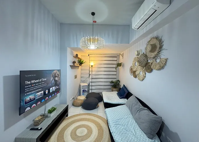 Cozy 3 Bedroom In Uptown Parksuites - Near Mall, Restaurants And Supermarket