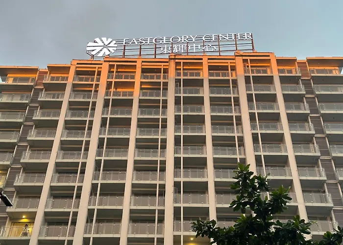 Spacious 2Br Apartment Hotel Near City Of Dreams, Airport, Moa, Okada, Ayala Malls, And Solaire Casino With Free 5 Pool Access