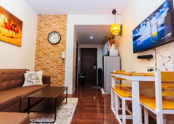 Serene City Stay Trendy Cozy Makati Condo Fun Swim Gym Netflix 4047
