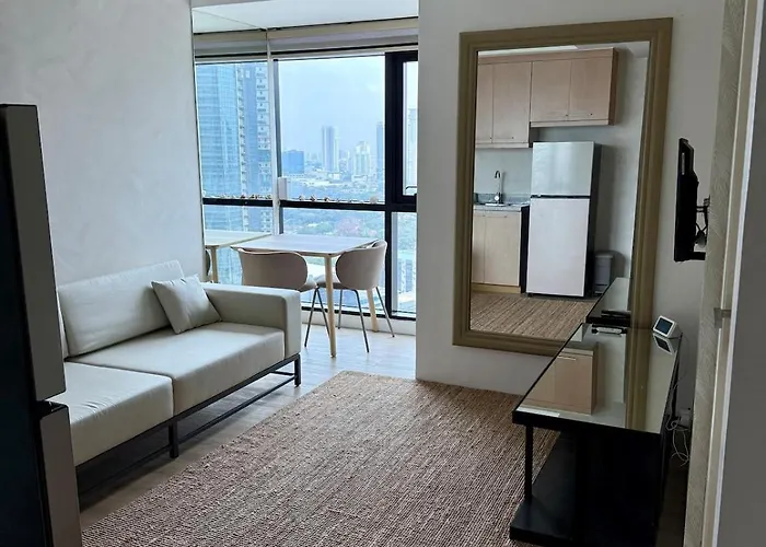 Condo Roughly 30 Mins From Naia With View Of Greenhills